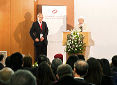 Assurances At-Takafulia démarre ses activités Assurances At-Takafulia a officiellement démarré ses activités le 2 janvier 2014. Ce nouvel assureur Takaful, le troisième à avoir obtenu un agrément en Tunisie, propose des garanties pour les entreprises et particuliers. La société au capital de 10 millions TND (6,1 millions USD) est détenue à 96% par des institutions financières.
Figurent parmi les principaux actionnaires les acteurs traditionnels du marché: STAR, Tunis Re, Assurances Salim, AMI, MAE, CTAMA. En Tunisie, l’assurance à caractère islamique ne compte que pour 1% du marché.